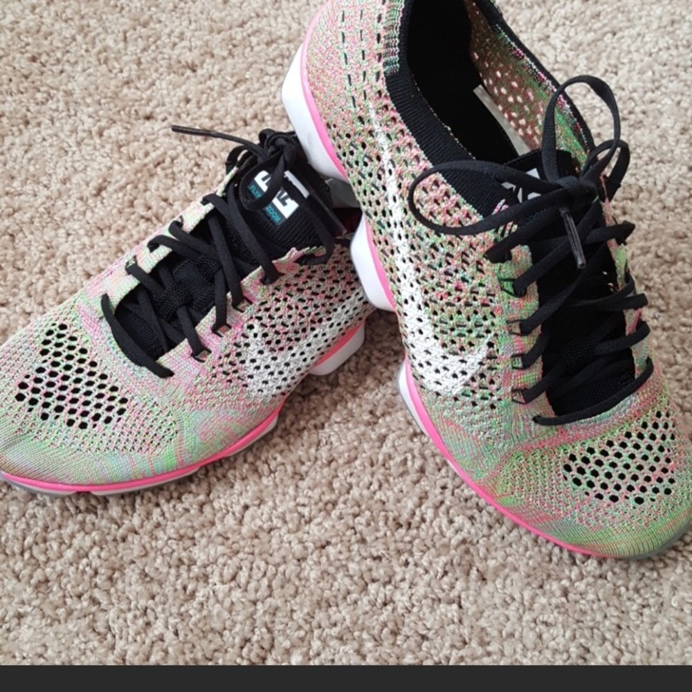 Nike flyknit zooms